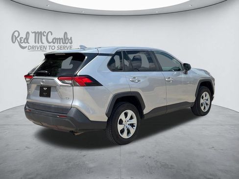 Used 2022 Toyota RAV4 LE FWD image 5