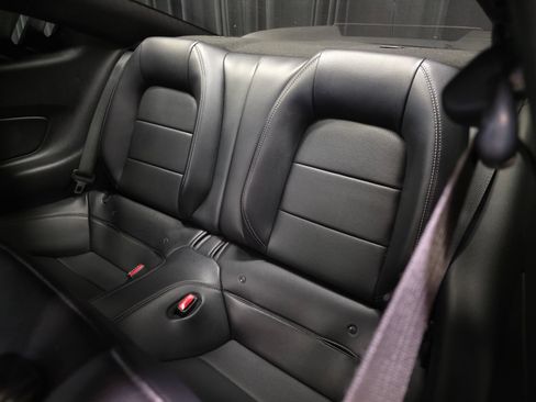 Used 2017 Ford Mustang GT Premium w/ GT Performance Package RWD image 29