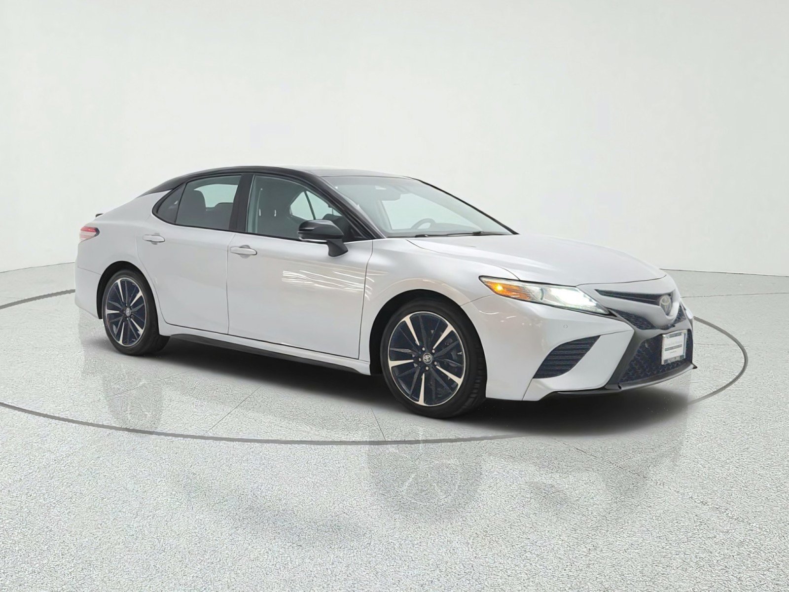 Used 2019 Toyota Camry XSE w/ Driver Assist Package FWD image 3