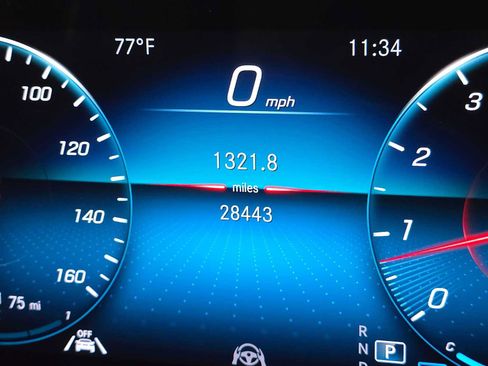 Used 2023 Mercedes-Benz GLB 250 4MATIC image 29