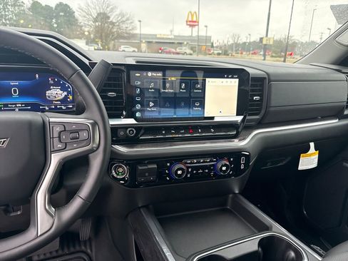 Used 2025 Chevrolet Silverado 2500 LTZ w/ LTZ Plus Package image 10