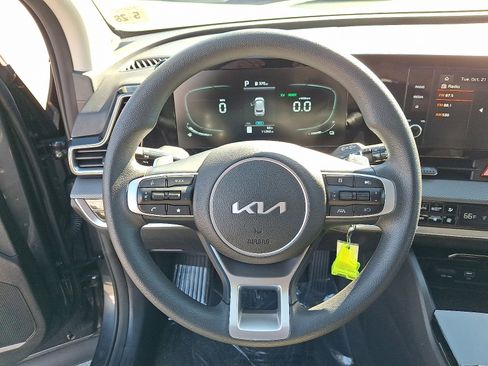 Used 2023 Kia Sportage LX image 19