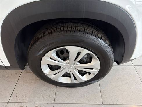 Certified 2025 Chevrolet Trax LS image 14