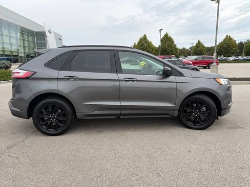 Used 2024 Ford Edge SE w/ Black Appearance Package AWD/4WD image 9