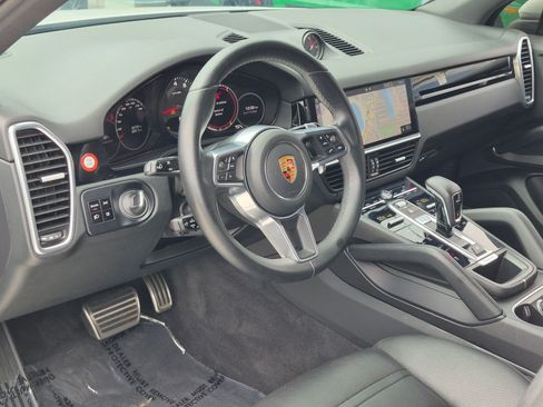 Used 2019 Porsche Cayenne S AWD/4WD image 4