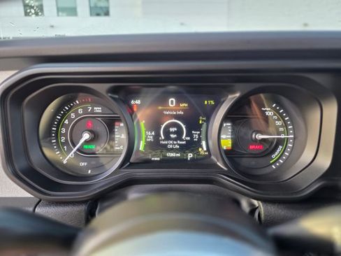 Used 2025 Jeep Wrangler Unlimited Sahara image 21