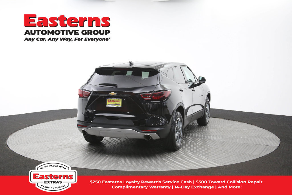 Used 2025 Chevrolet Blazer LT FWD image 42