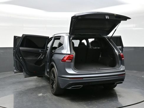 Used 2021 Volkswagen Tiguan SE R-Line image 49