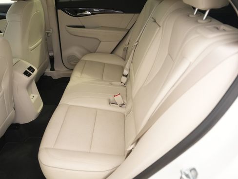 Used 2023 Buick Envision Essence image 27