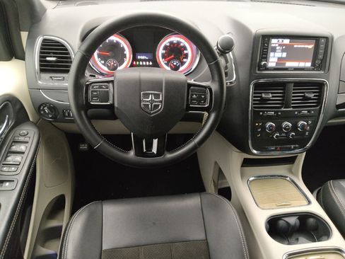 Used 2020 Dodge Grand Caravan SXT FWD image 22