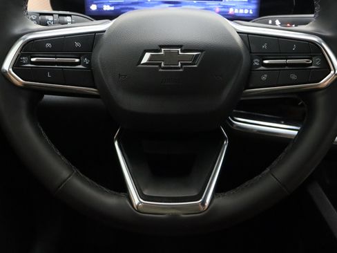 Used 2025 Chevrolet Equinox ACTIV FWD image 25