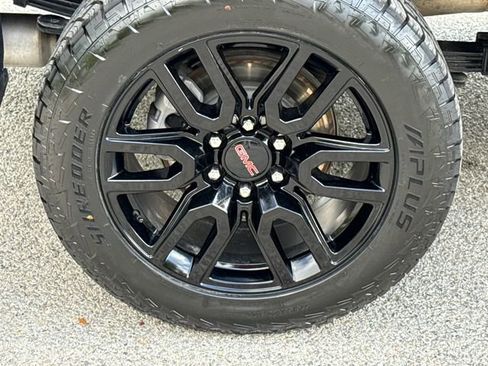 Used 2022 GMC Sierra 1500 AT4X AWD/4WD image 9