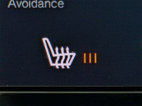 Used 2020 Volvo XC90 T6 Momentum w/ Protection Package Premier image 32