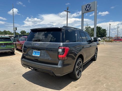 Used 2021 Ford Expedition Limited RWD image 5