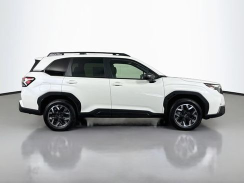 Certified 2025 Subaru Forester Premium AWD/4WD image 10
