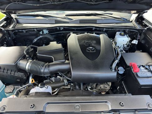 Certified 2023 Toyota Tacoma TRD Off-Road image 16