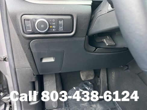 Used 2022 Ford Explorer XLT w/ Equipment Group 202A image 22