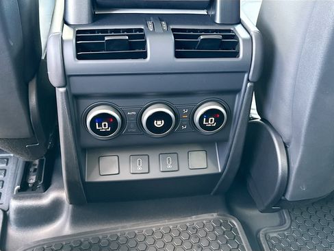 New 2026 Land Rover Defender 110 X-Dynamic SE AWD/4WD image 20