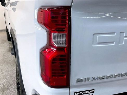 Used 2022 Chevrolet Silverado 2500 LT w/ Convenience Package AWD/4WD image 25