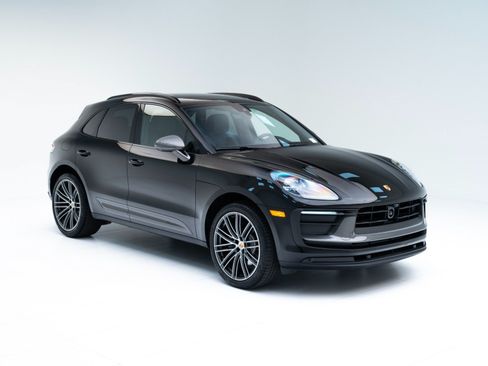 Certified 2026 Porsche Macan Turbo AWD/4WD image 7