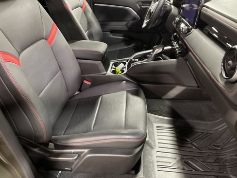 Used 2023 Chevrolet Colorado Z71 w/ Z71 Convenience Package 2 image 15