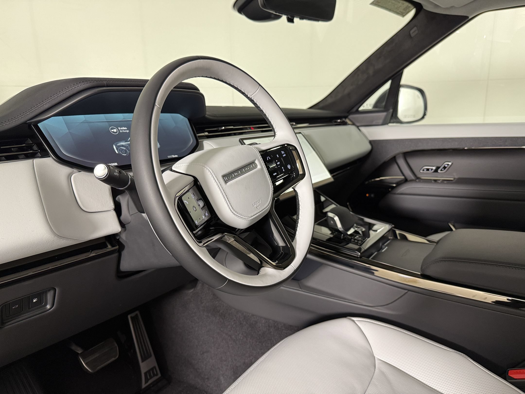 New 2027 Land Rover Range Rover Sport Battersea AWD/4WD image 4