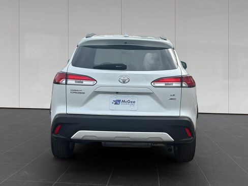 Used 2022 Toyota Corolla Cross LE AWD/4WD image 4