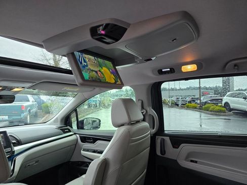 Used 2020 Honda Odyssey Elite image 12