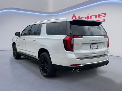 Used 2025 GMC Yukon XL Denali w/ Denali Reserve Package AWD/4WD image 3