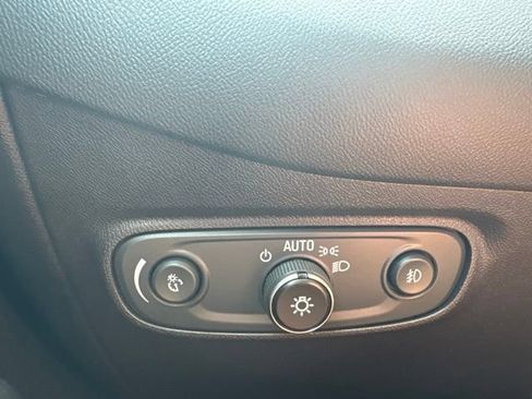 Used 2022 Chevrolet Equinox Premier FWD image 25