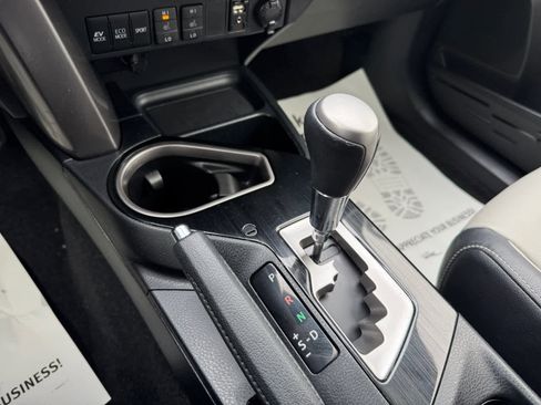 Used 2016 Toyota RAV4 Limited image 8