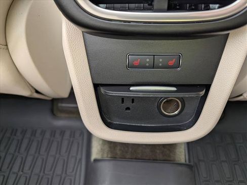 Used 2018 Lincoln MKX Reserve w/ Driver Assistance Package AWD/4WD image 17