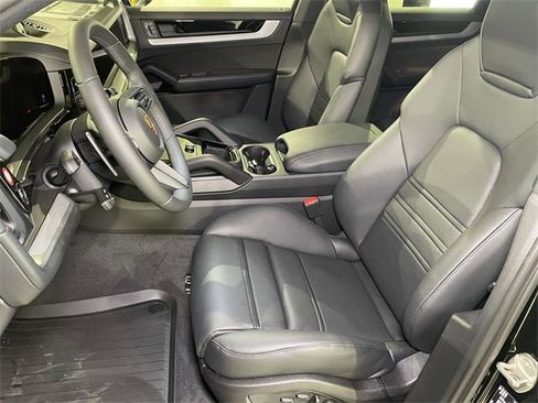 New 2026 Porsche Cayenne S image 17