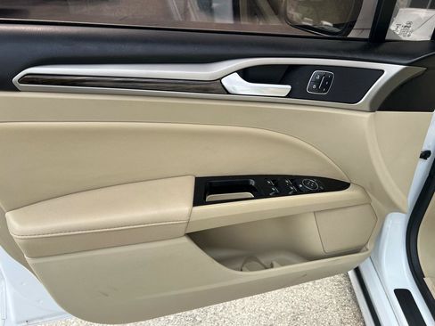 Used 2016 Ford Fusion SE w/ Equipment Group 202A FWD image 11