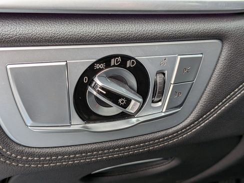 Used 2019 BMW 740i image 17