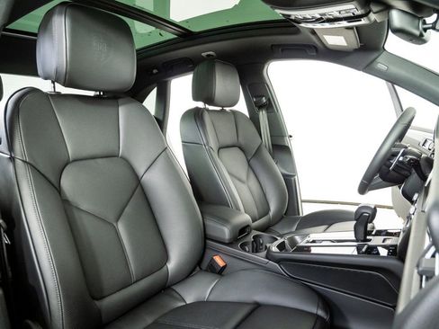 New 2026 Porsche Macan AWD/4WD image 24