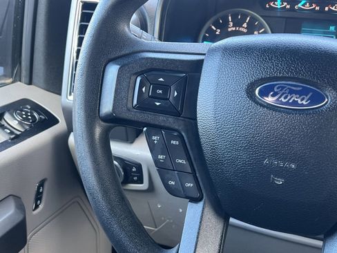 Used 2015 Ford F150 XLT image 30