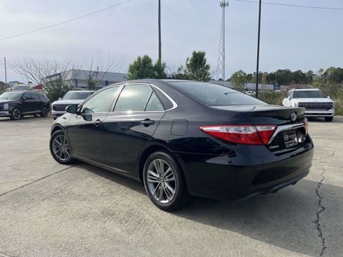 Used 2015 Toyota Camry SE image 5