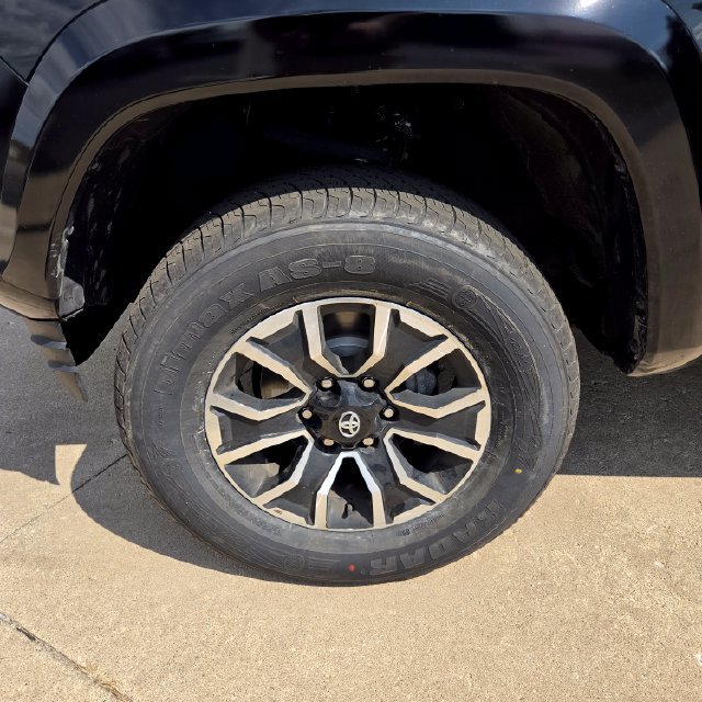 Used 2023 Toyota Tacoma TRD Sport AWD/4WD image 10