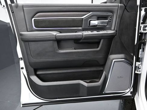 New 2026 RAM 2500 Laramie AWD/4WD image 16