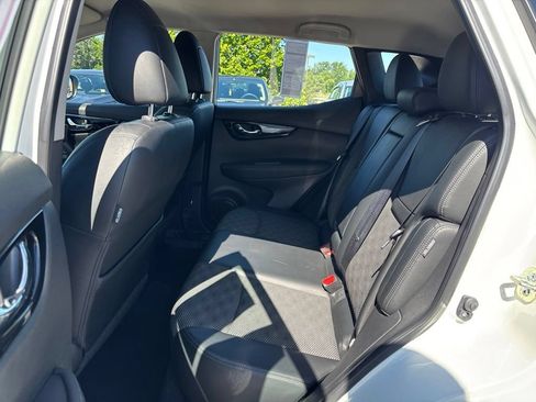 Used 2022 Nissan Rogue Sport SV w/ Technology Package AWD/4WD image 10