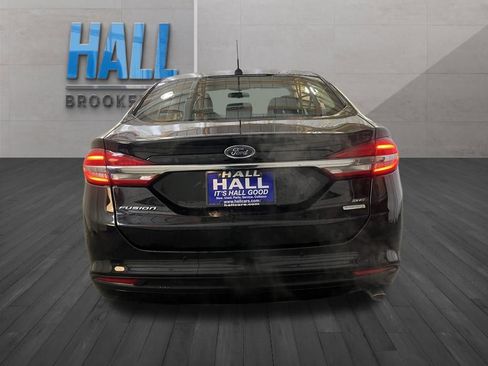 Used 2018 Ford Fusion SE w/ Fusion SE Technology Package image 4