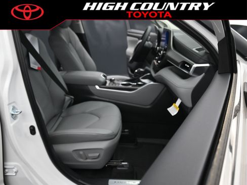 New 2026 Toyota Highlander Limited AWD/4WD image 25