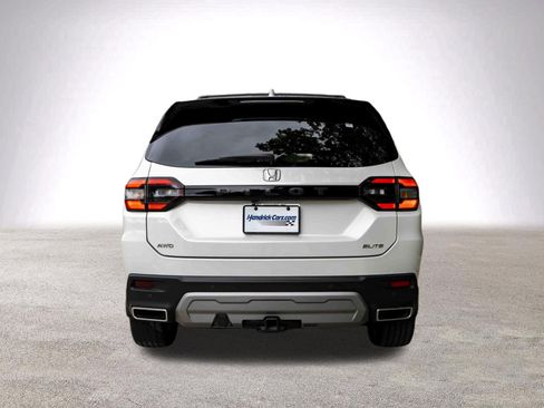 Used 2025 Honda Pilot Elite image 8