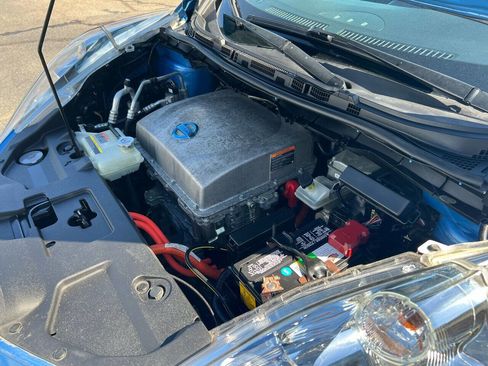 Used 2014 Nissan Leaf SL w/ Premium Package image 20