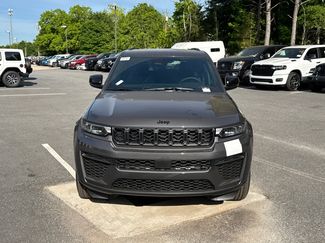 New 2026 Jeep Grand Cherokee Altitude RWD video 2