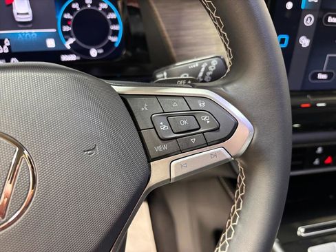 Used 2024 Volkswagen Atlas SEL image 18