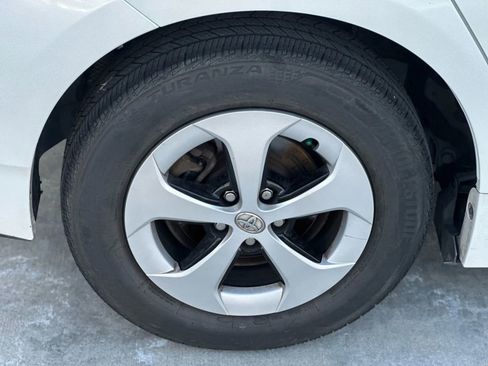 Used 2014 Toyota Prius Two image 16