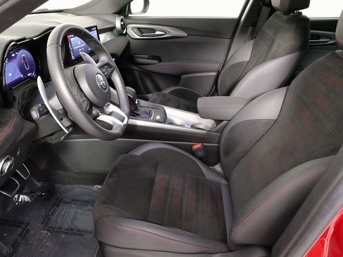 Used 2024 Alfa Romeo Tonale Veloce image 47