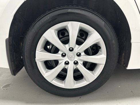 Used 2025 Toyota Corolla LE image 60